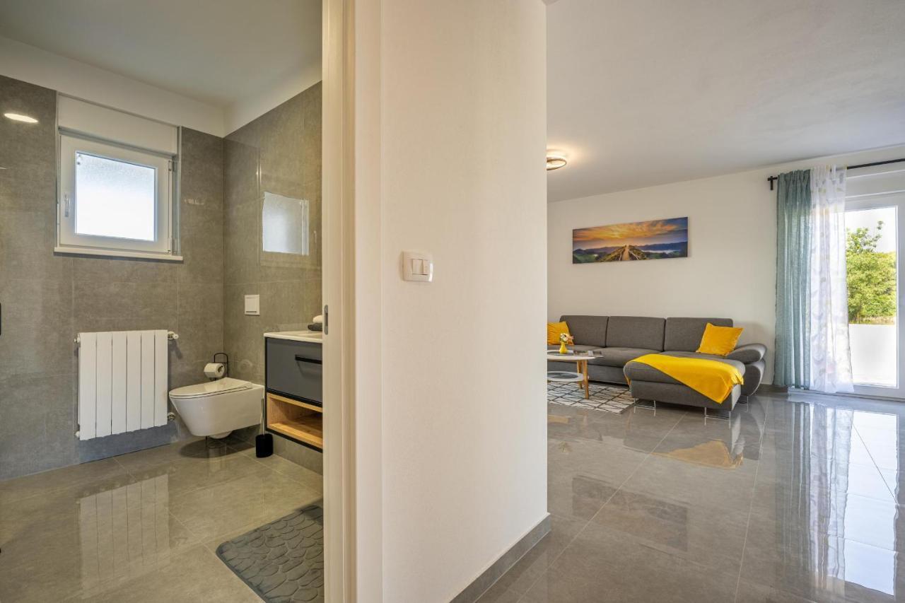 Domus Alba Apartments Pola Esterno foto