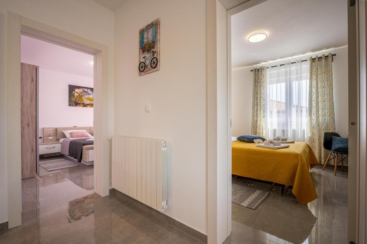 Domus Alba Apartments Pola Esterno foto
